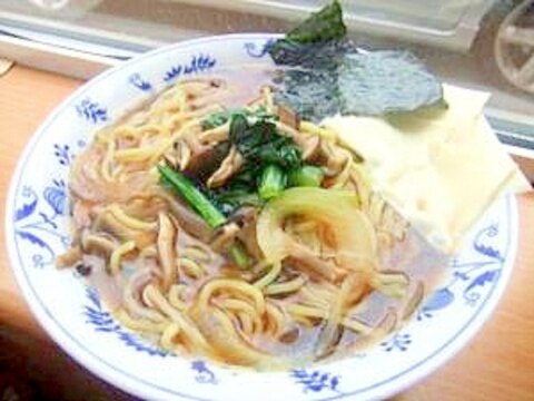 トッピングで美味しさ倍増♪　海苔チーズラーメン